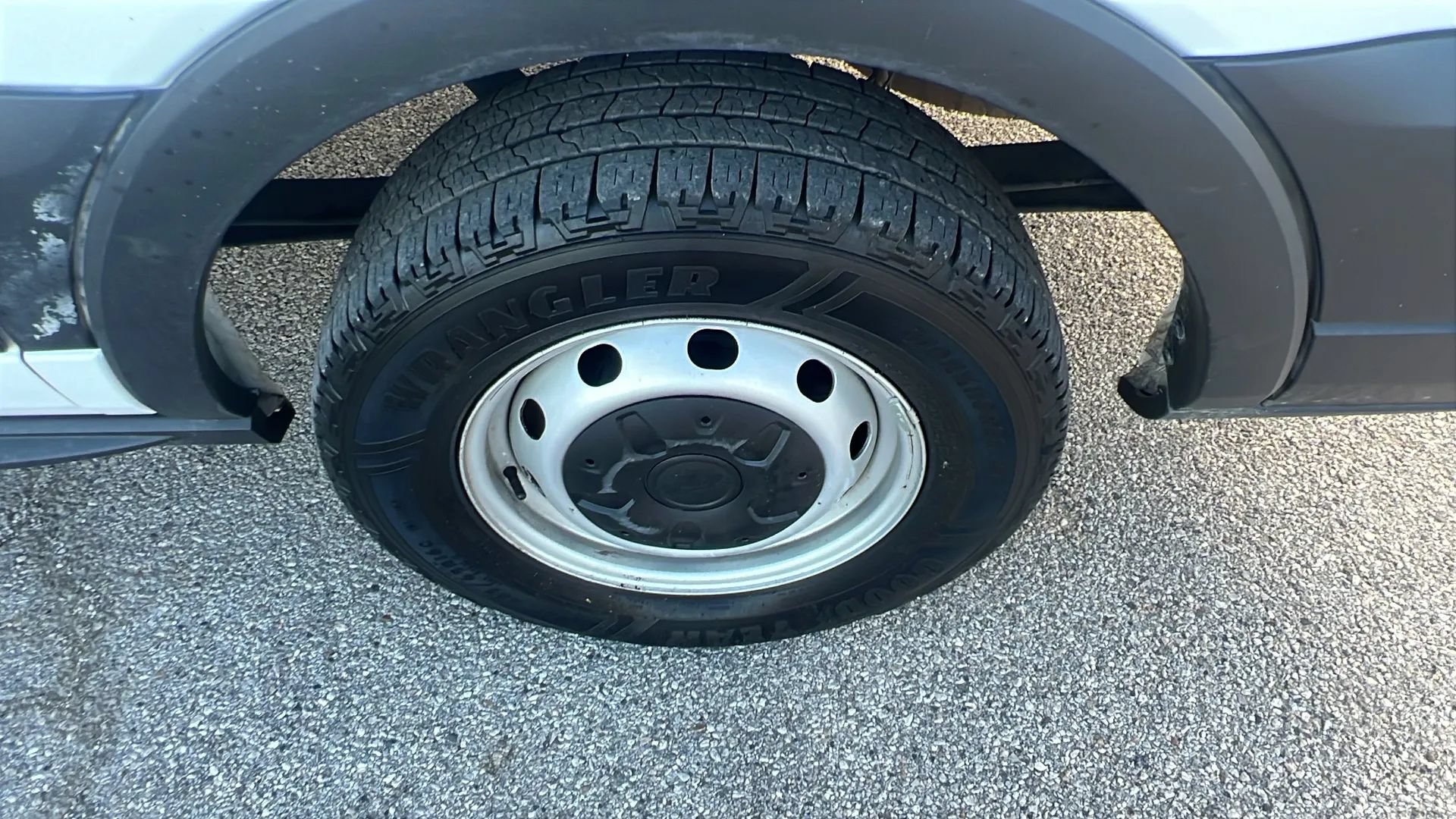 Used 2019 Ford Transit 150 XL RWD image 23