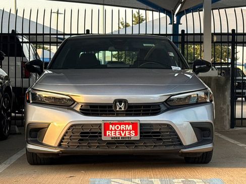 Used 2023 Honda Civic Sport image 2
