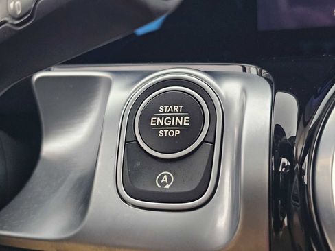 Certified 2025 Mercedes-Benz GLB 35 AMG 4MATIC image 30