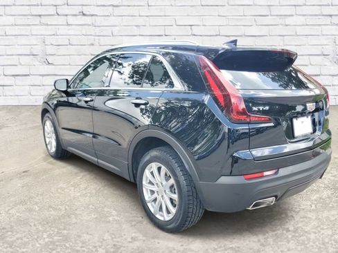 Certified 2023 Cadillac XT4 Luxury w/ Cold Weather Package FWD image 2