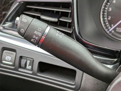 Certified 2025 Cadillac XT5 Premium Luxury image 30