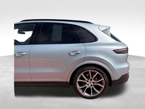Used 2023 Porsche Cayenne S AWD/4WD image 36