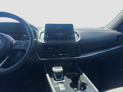 Used 2024 Nissan Rogue SV FWD image 15