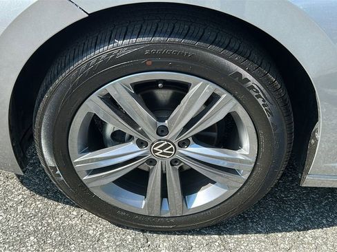Used 2023 Volkswagen Jetta SE w/ Panoramic Sunroof Package FWD image 8