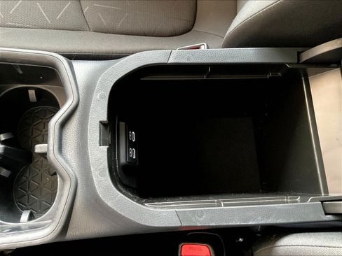Used 2023 Toyota RAV4 XLE FWD image 16