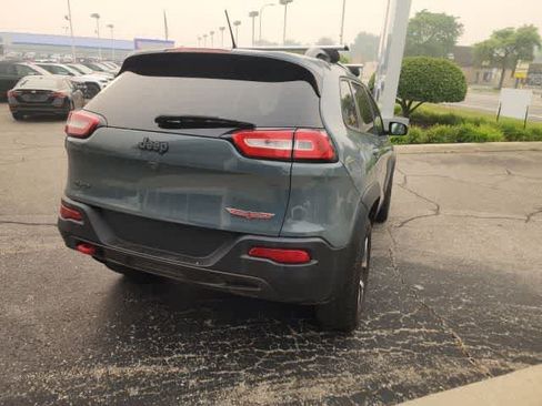 Used 2015 Jeep Cherokee Trailhawk w/ Leather Interior Group AWD/4WD image 17