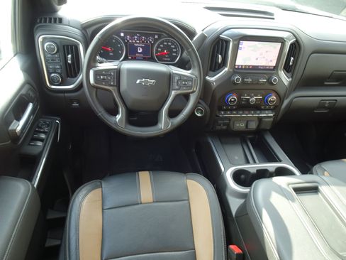 Used 2021 Chevrolet Silverado 2500 LTZ w/ Carhartt Edition image 17