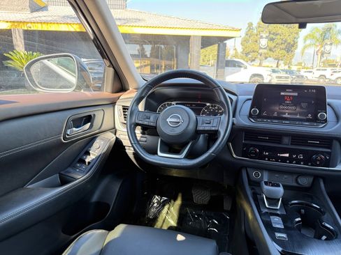 Used 2023 Nissan Rogue SV w/ SV Premium B Package image 22