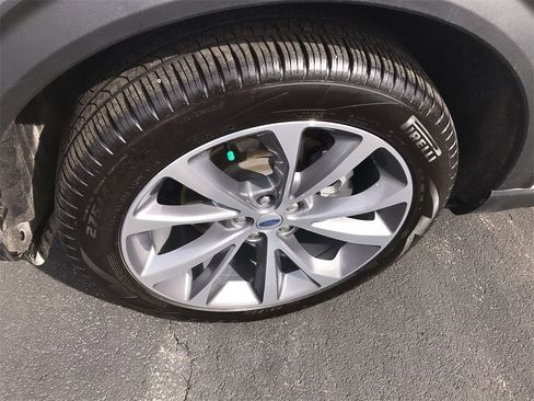 Used 2025 Ford Explorer Platinum w/ Ultimate Package image 10