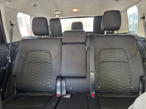 Used 2025 Nissan Pathfinder SV image 40