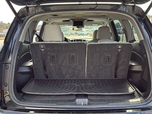 Used 2017 Honda Pilot Touring image 11