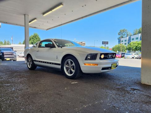 Used 2006 Ford Mustang Premium RWD image 7