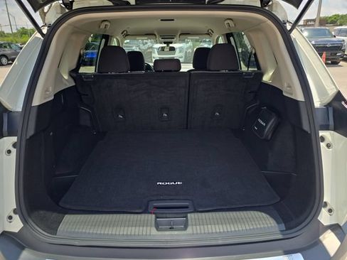 Certified 2023 Nissan Rogue SV FWD image 10