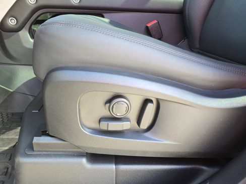 New 2026 Land Rover Defender 110 S image 28