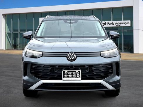 New 2026 Volkswagen Tiguan SE FWD image 3