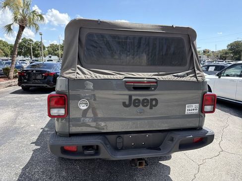 Used 2022 Jeep Gladiator Sport AWD/4WD image 7