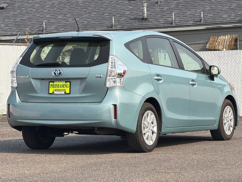 Used 2014 Toyota Prius V Three FWD image 4