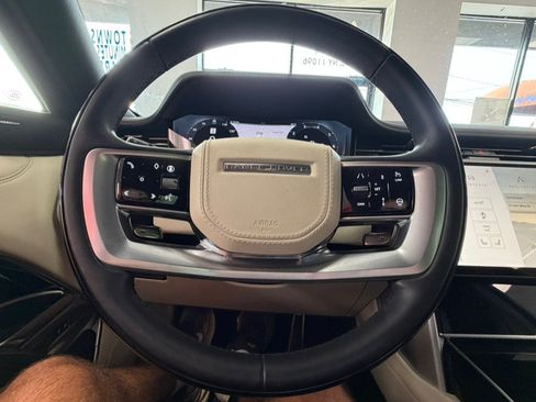 Used 2024 Land Rover Range Rover Long Wheelbase SE AWD/4WD image 62