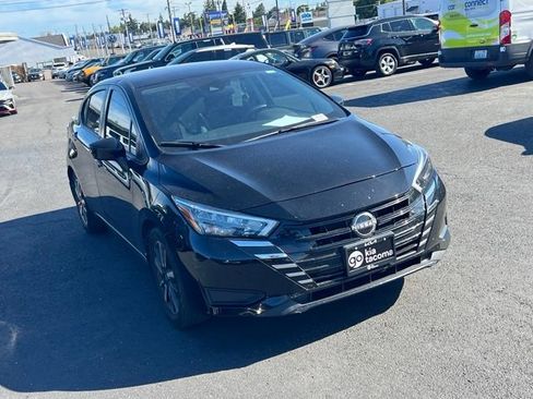 Used 2025 Nissan Versa SV w/ Trunk Package FWD image 5