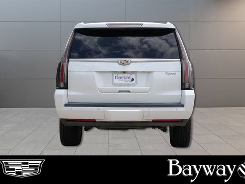 Used 2016 Cadillac Escalade ESV Platinum AWD/4WD image 7