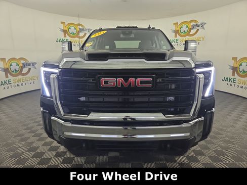 Certified 2025 GMC Sierra 3500 Pro AWD/4WD image 2