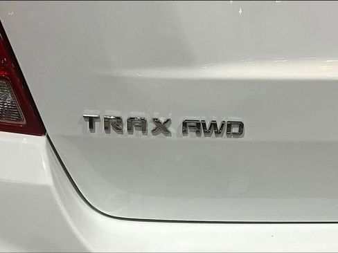 Used 2021 Chevrolet Trax LT AWD/4WD image 20