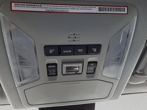 Used 2020 Toyota RAV4 XLE Premium image 28