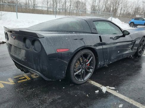 Used 2007 Chevrolet Corvette Coupe w/ Preferred Equipment Group image 2