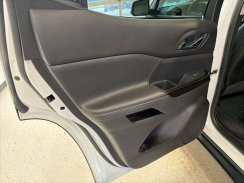 Used 2023 GMC Acadia AT4 w/ Preferred Package image 18