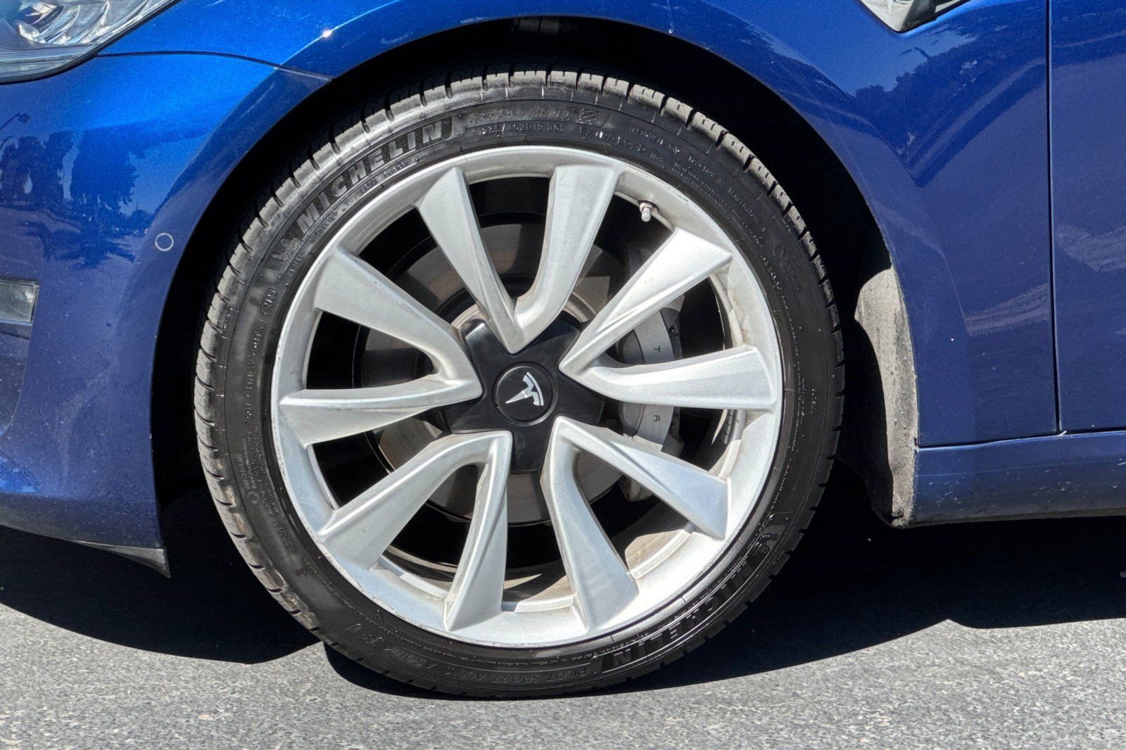 Used 2018 Tesla Model 3 Long Range RWD image 35