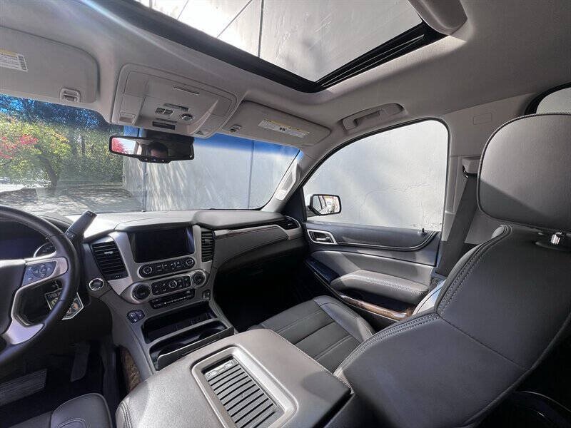 Used 2016 GMC Yukon Denali w/ Open Road Package AWD/4WD image 10