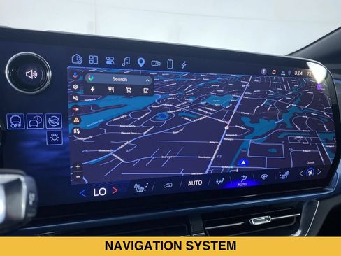Certified 2024 Chevrolet Equinox EV LT FWD image 6
