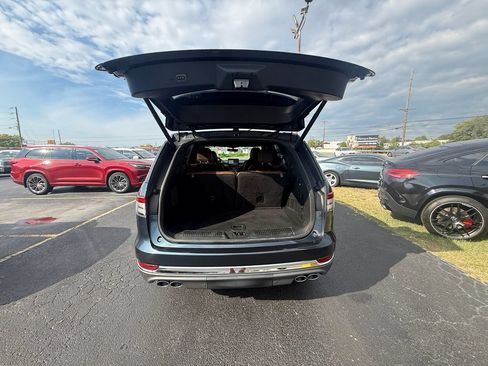 Used 2022 Lincoln Aviator Reserve w/ Equipment Group 201A AWD/4WD image 5