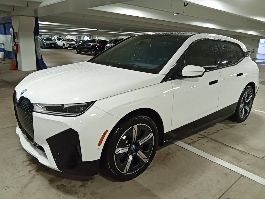 Used 2024 BMW iX xDrive50 w/ Sport Package AWD/4WD image 1