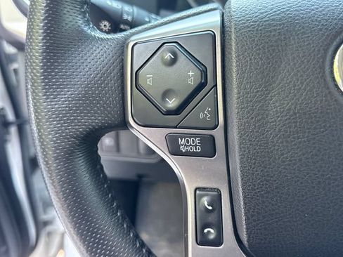 Used 2021 Toyota Tacoma SR5 AWD/4WD image 24