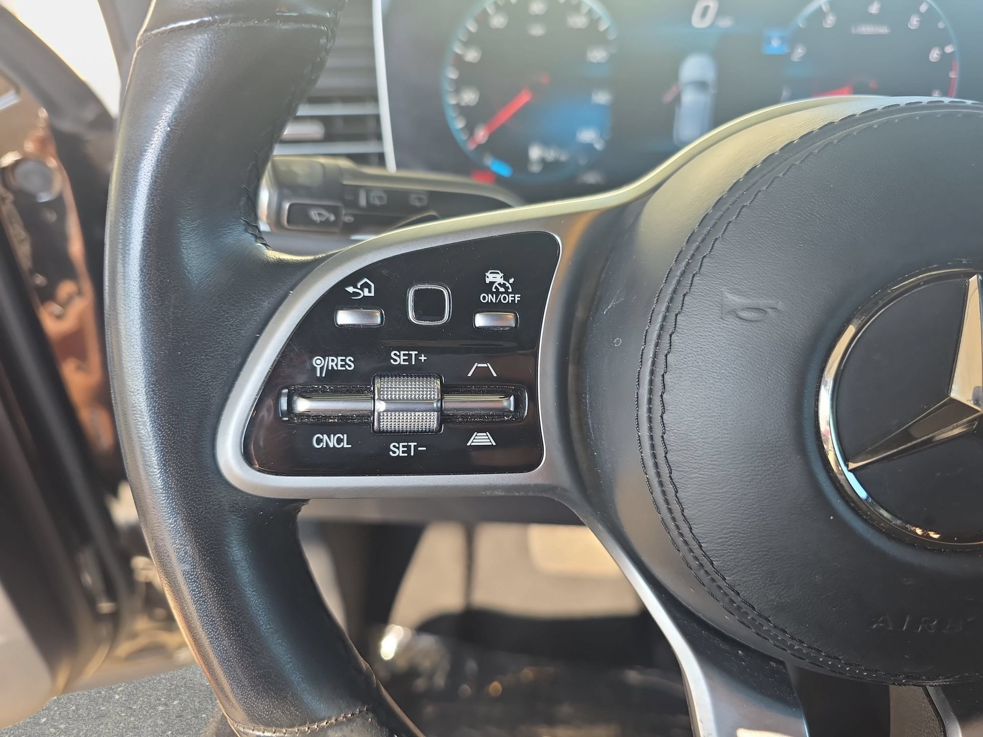 Used 2021 Mercedes-Benz GLE 350 4MATIC image 17