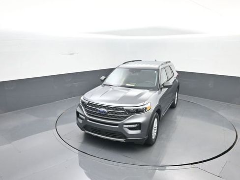Used 2022 Ford Explorer XLT w/ Equipment Group 202A image 20
