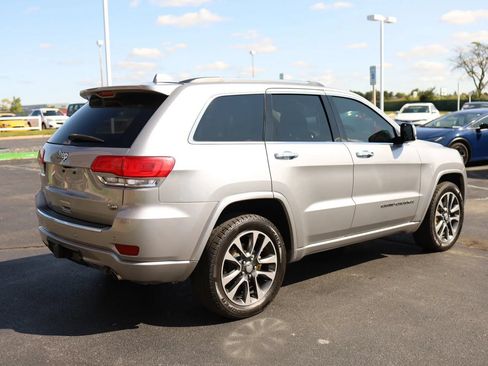 Used 2017 Jeep Grand Cherokee Overland AWD/4WD image 5