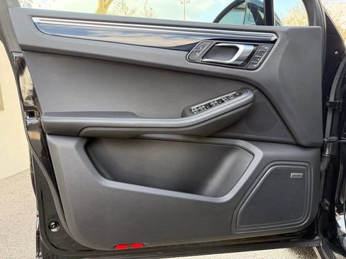 Used 2024 Porsche Macan S image 21