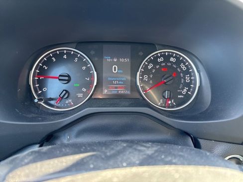 Used 2021 Toyota RAV4 XLE Premium image 7