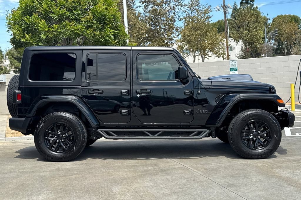 Used 2023 Jeep Wrangler Unlimited Sport AWD/4WD image 6