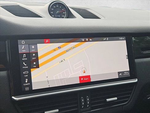 Used 2020 Porsche Cayenne AWD/4WD image 12