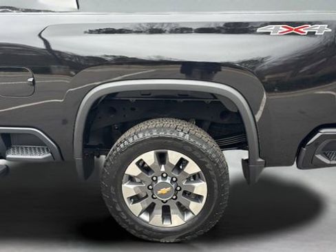 Certified 2024 Chevrolet Silverado 2500 Custom w/ Custom Convenience Package image 33
