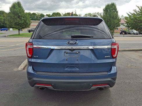 Used 2018 Ford Explorer XLT AWD/4WD image 4