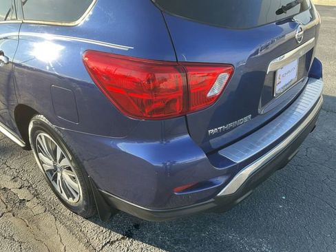 Used 2017 Nissan Pathfinder S image 28