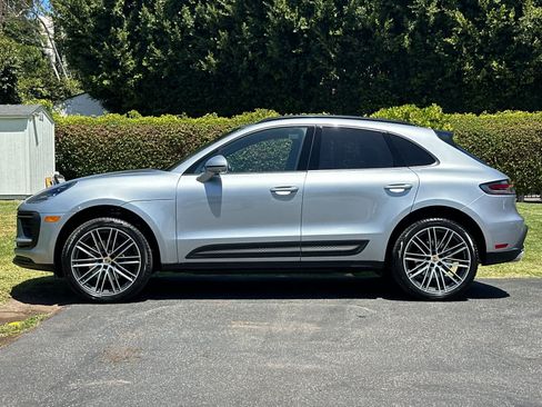 Used 2026 Porsche Macan AWD/4WD image 2