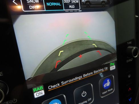 Certified 2025 Subaru Crosstrek 2.5i Limited w/ Crosstrek Mirror Package image 20