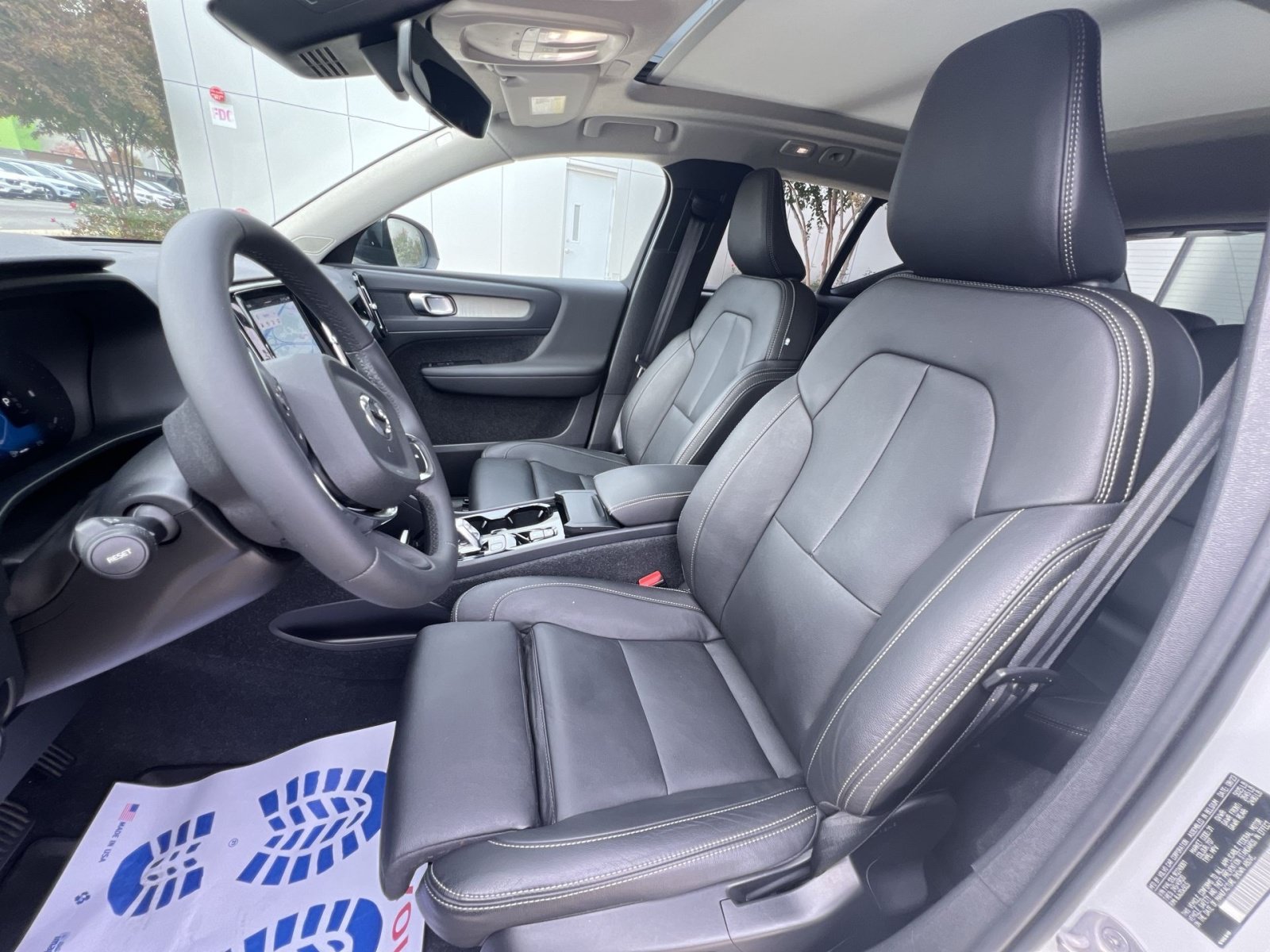Used 2024 Volvo XC40 B5 Plus w/ Climate Package AWD/4WD image 13