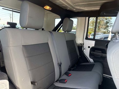 Used 2010 Jeep Wrangler Unlimited Sahara AWD/4WD image 22