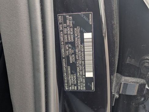 Used 2025 Volvo XC90 B6 Plus image 37